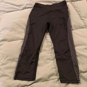 kyodan Womens black small petite legging. Has back waist zipper.‌‌‌